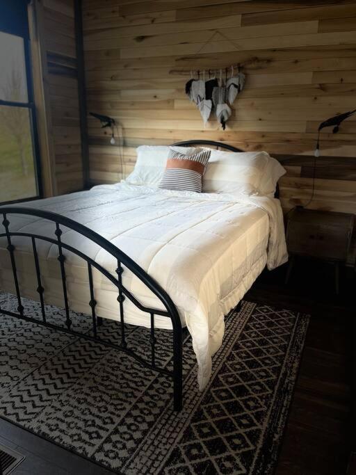 Bourbon Barrel Cottages #1 Of 5 On Kentucky Trail 로렌스버그 외부 사진